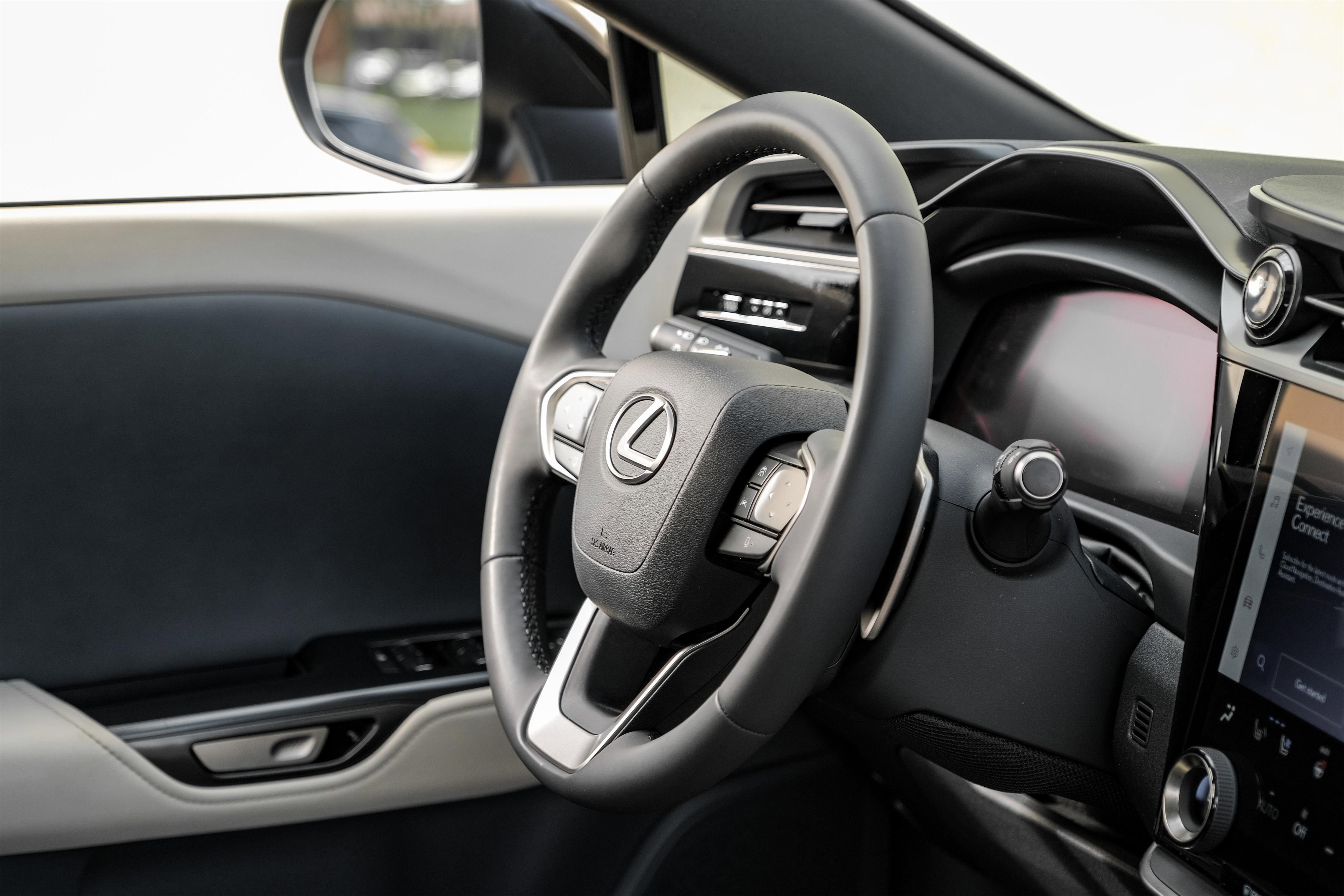 Used 2023 Lexus RZ 450e Premium w/ Technology Package image 13