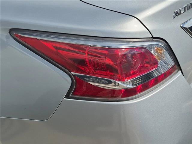 Used 2014 Nissan Altima 2.5 S FWD image 12