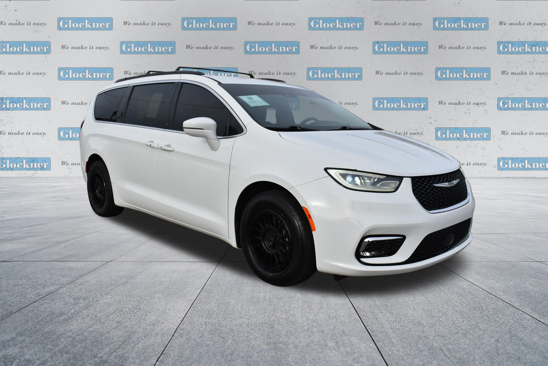 Used 2021 Chrysler Pacifica Touring w/ Cold Weather Group image 3
