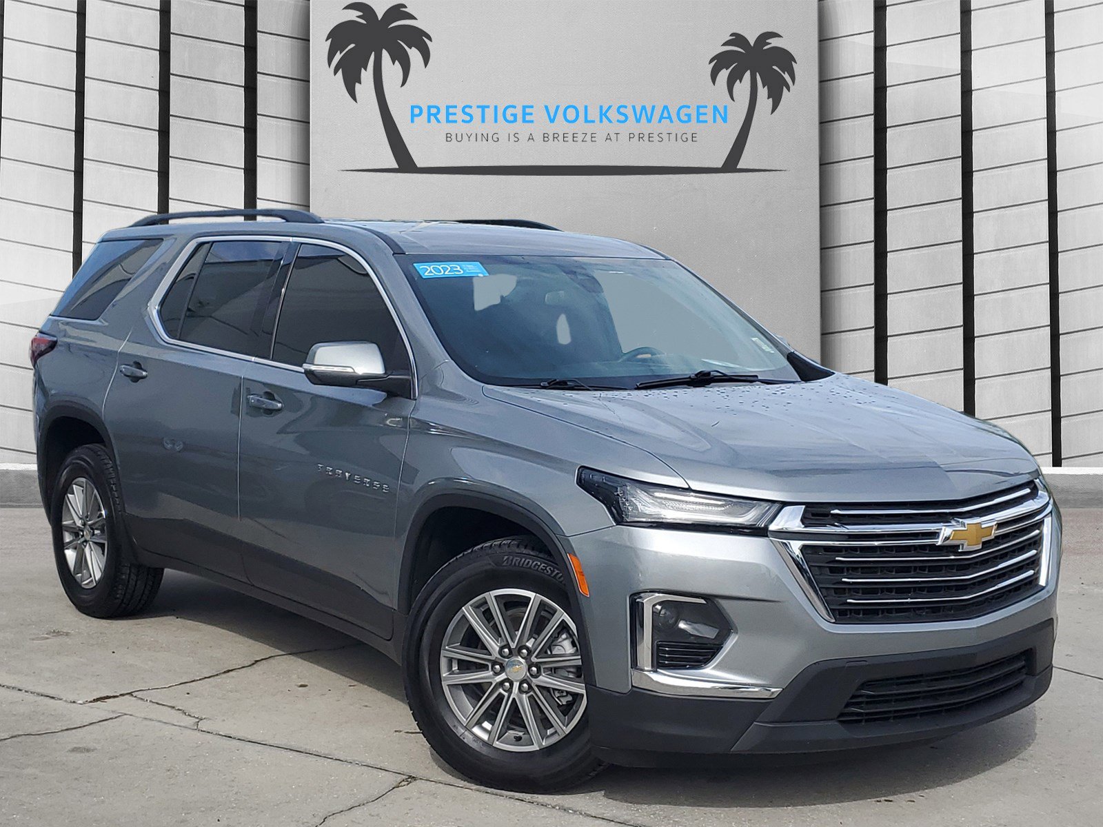 Used 2023 Chevrolet Traverse LT