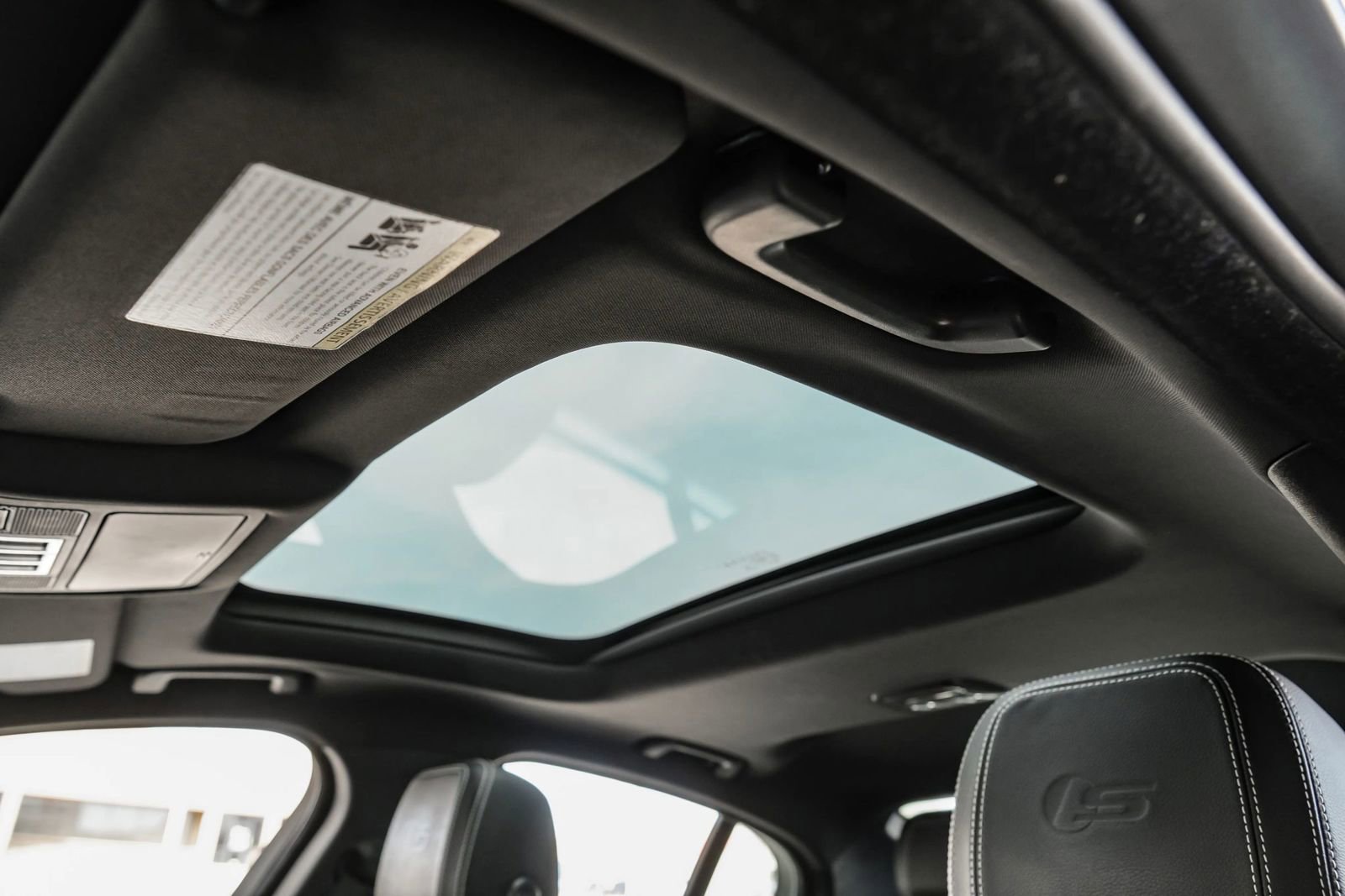 Used 2019 Jaguar XE S image 32