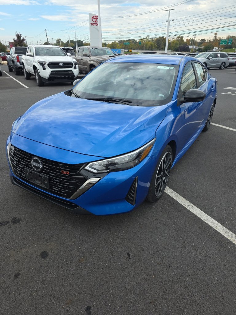 Used 2025 Nissan Sentra SR FWD image 3