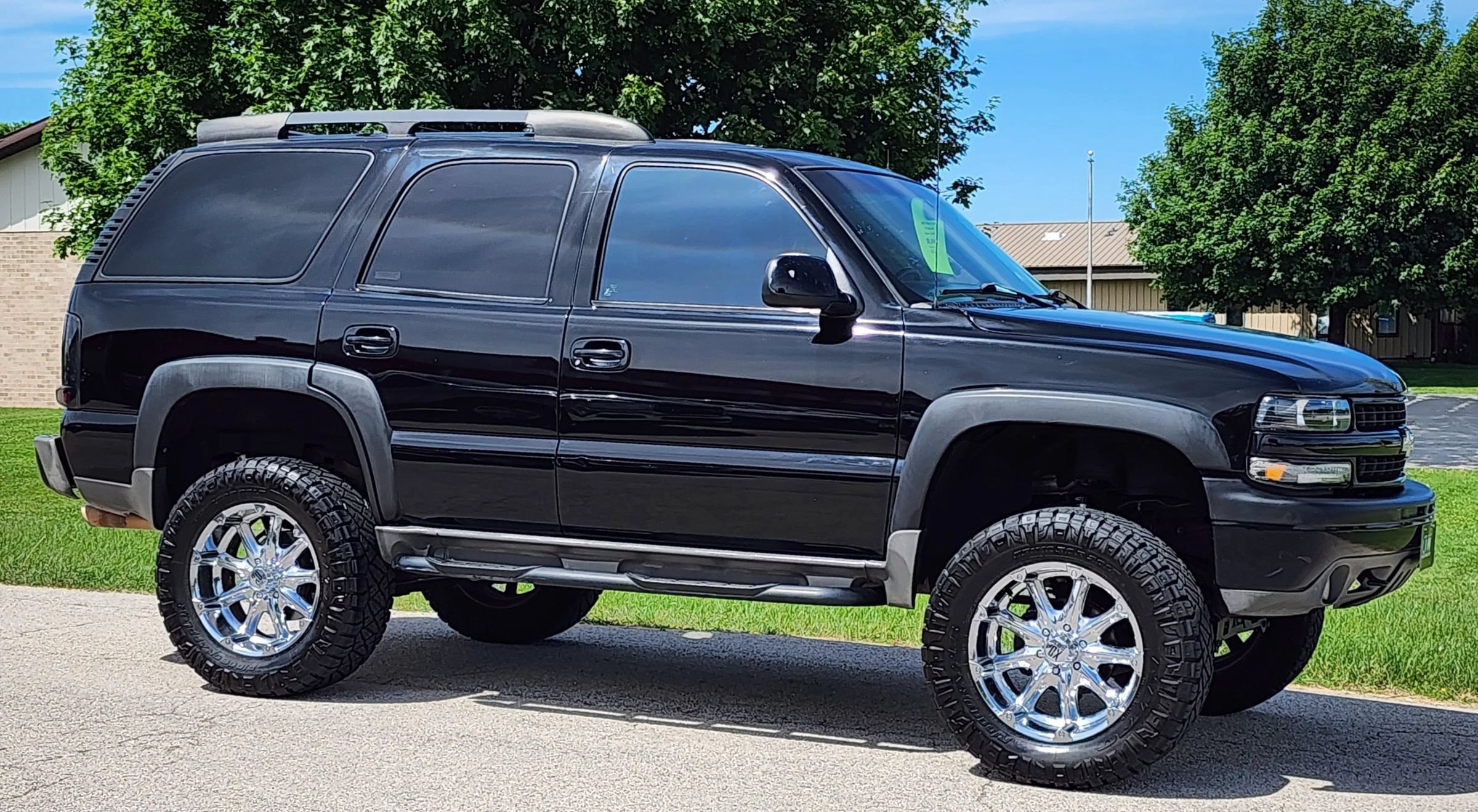 Used 2002 Chevrolet Tahoe Z71 AWD/4WD image 2