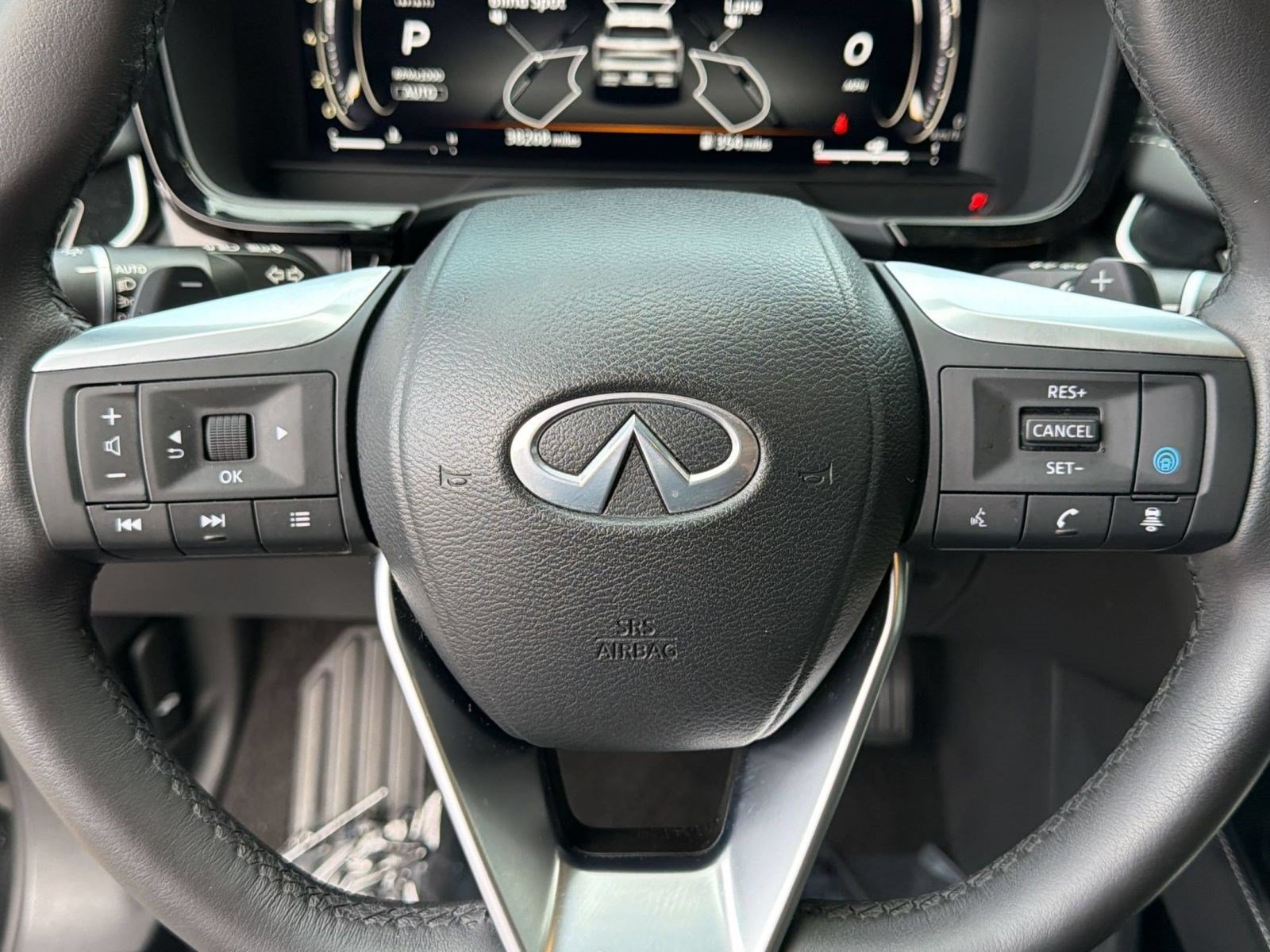 Used 2023 INFINITI QX60 Luxe w/ Performance Audio Package AWD/4WD image 11