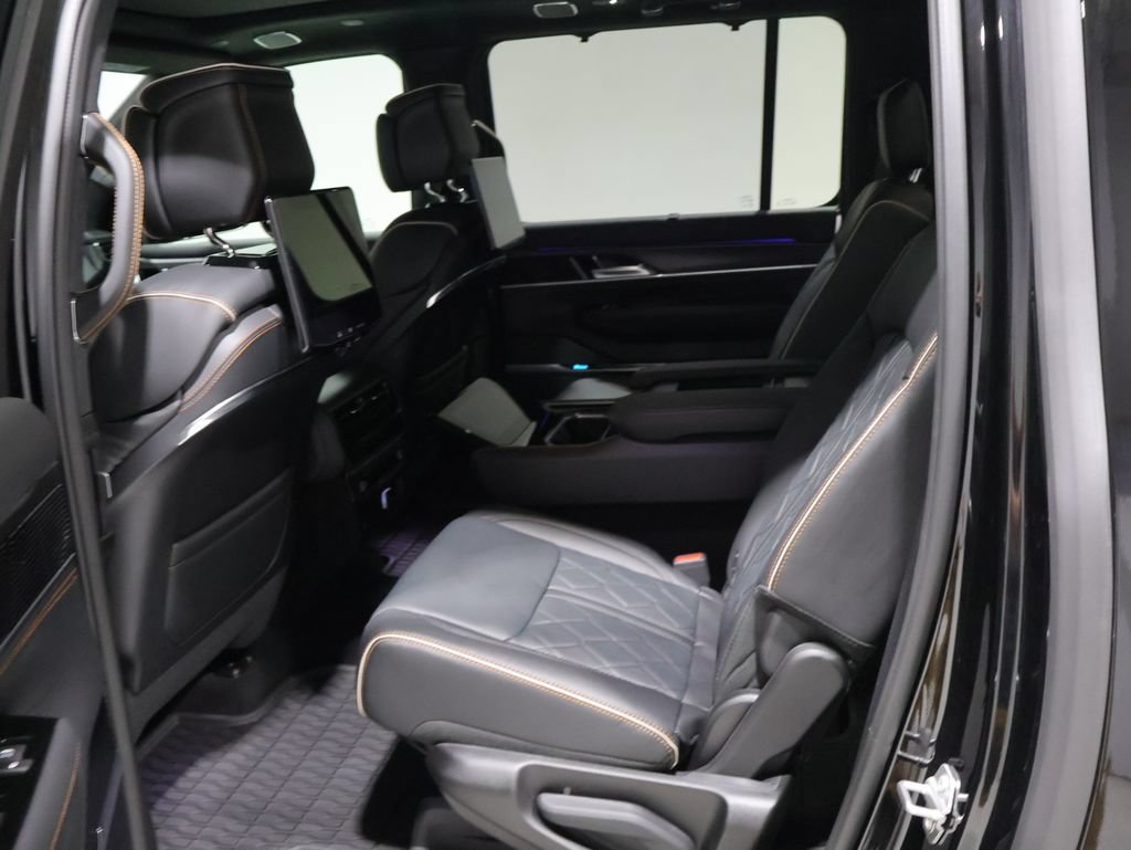 New 2026 Jeep Grand Wagoneer L Summit AWD/4WD image 18