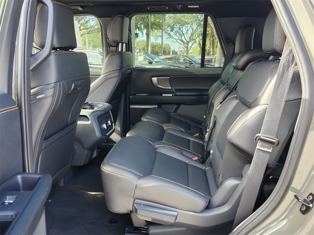 Used 2025 Ford Expedition Tremor image 4
