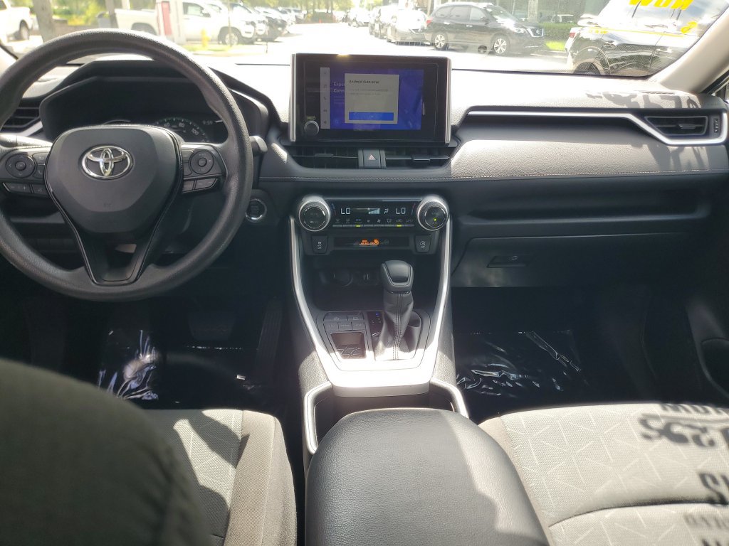 Used 2025 Toyota RAV4 XLE FWD image 10