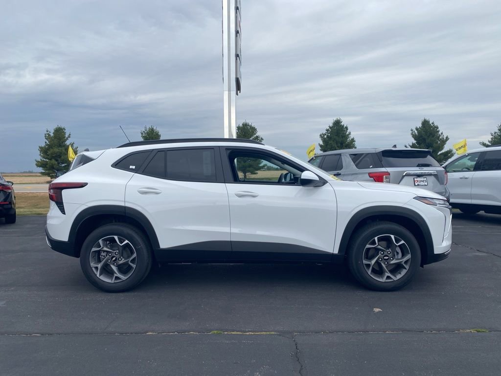 New 2025 Chevrolet Trax LT image 4