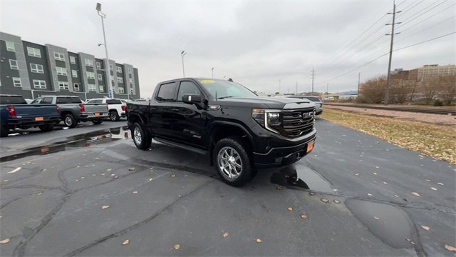 Used 2022 GMC Sierra 1500 AT4 w/ AT4 Premium Package image 2