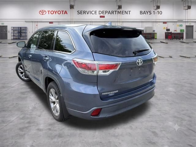 Used 2015 Toyota Highlander XLE AWD/4WD image 10