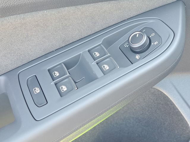 New 2025 Volkswagen GTI SE FWD image 21