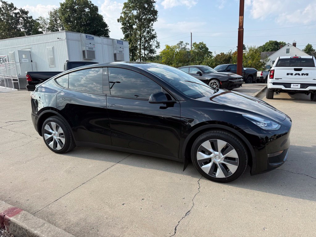 Used 2022 Tesla Model Y Long Range AWD/4WD image 5
