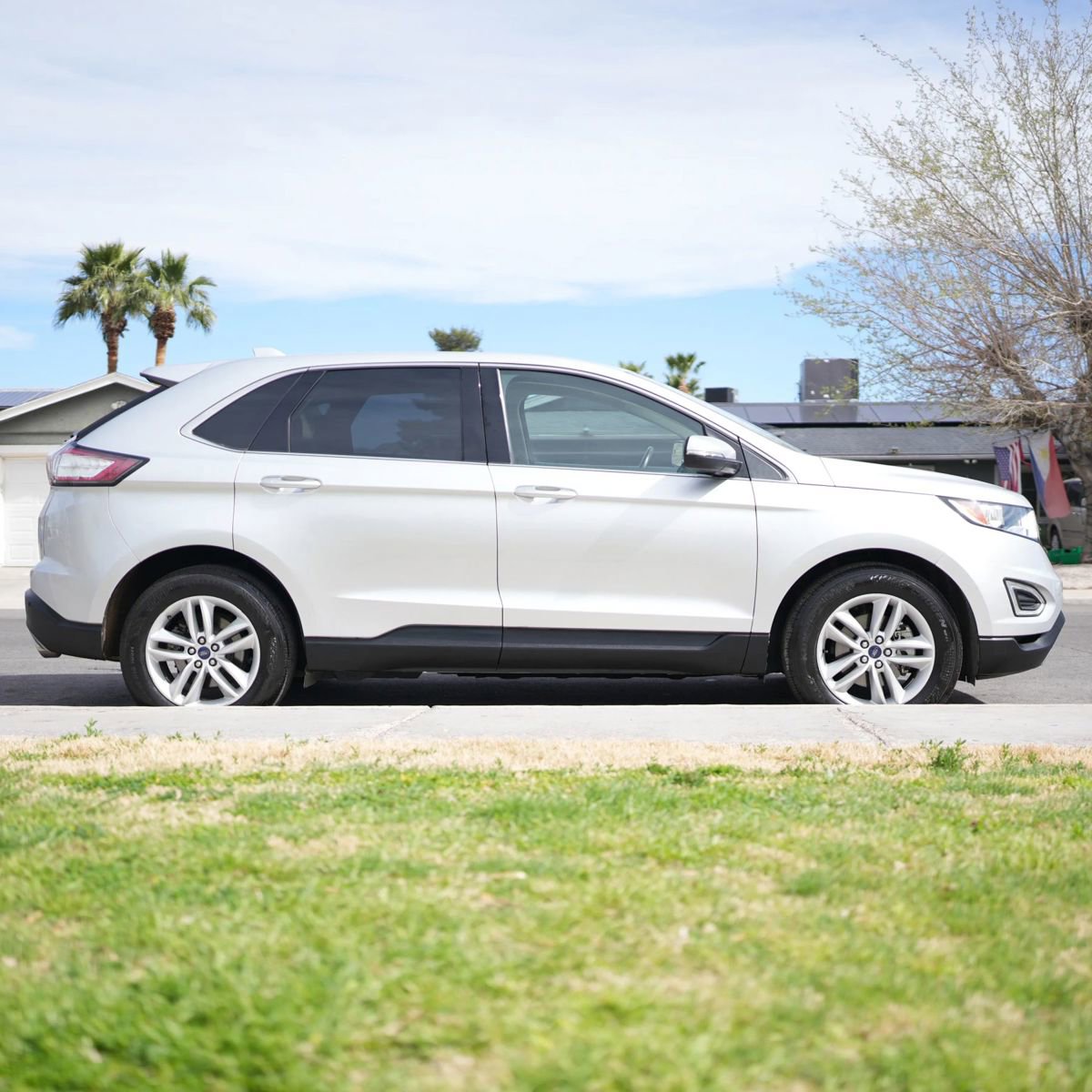 Used 2018 Ford Edge SEL image 14