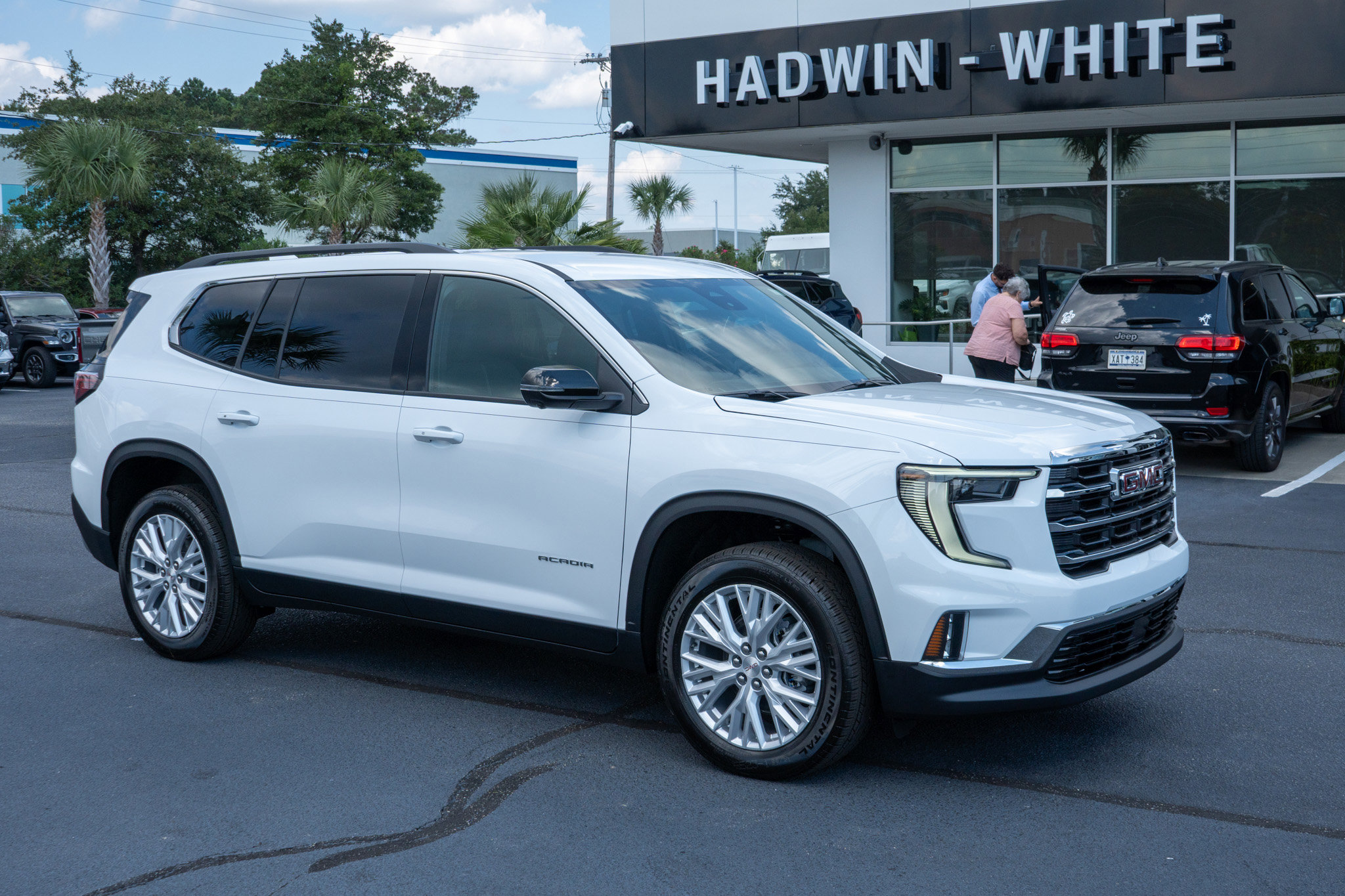 New 2026 GMC Acadia Elevation w/ Elevation Premium Package
