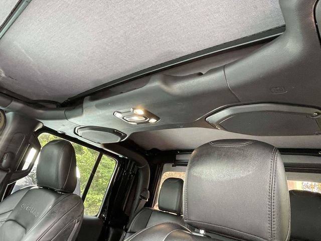 Used 2022 Jeep Gladiator Overland w/ Cold Weather Group AWD/4WD image 11