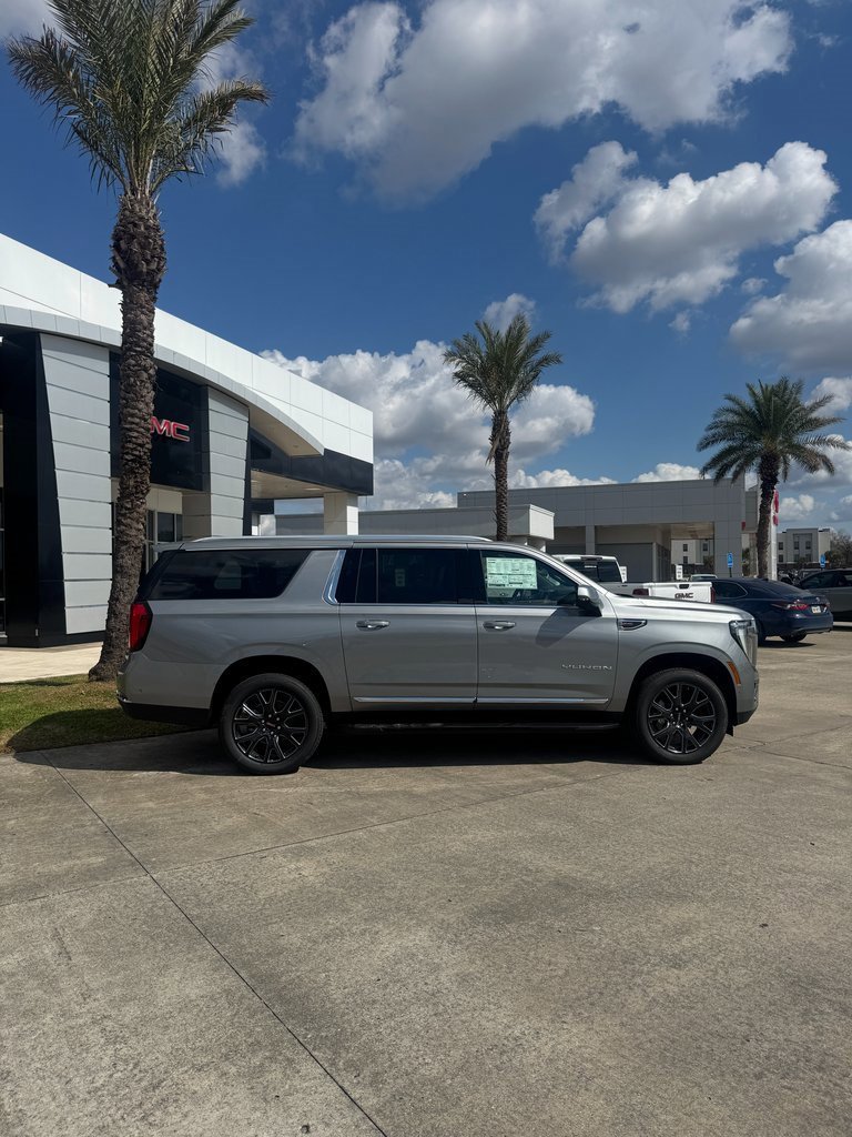 New 2026 GMC Yukon XL Elevation w/ Elevation Premium Package image 6
