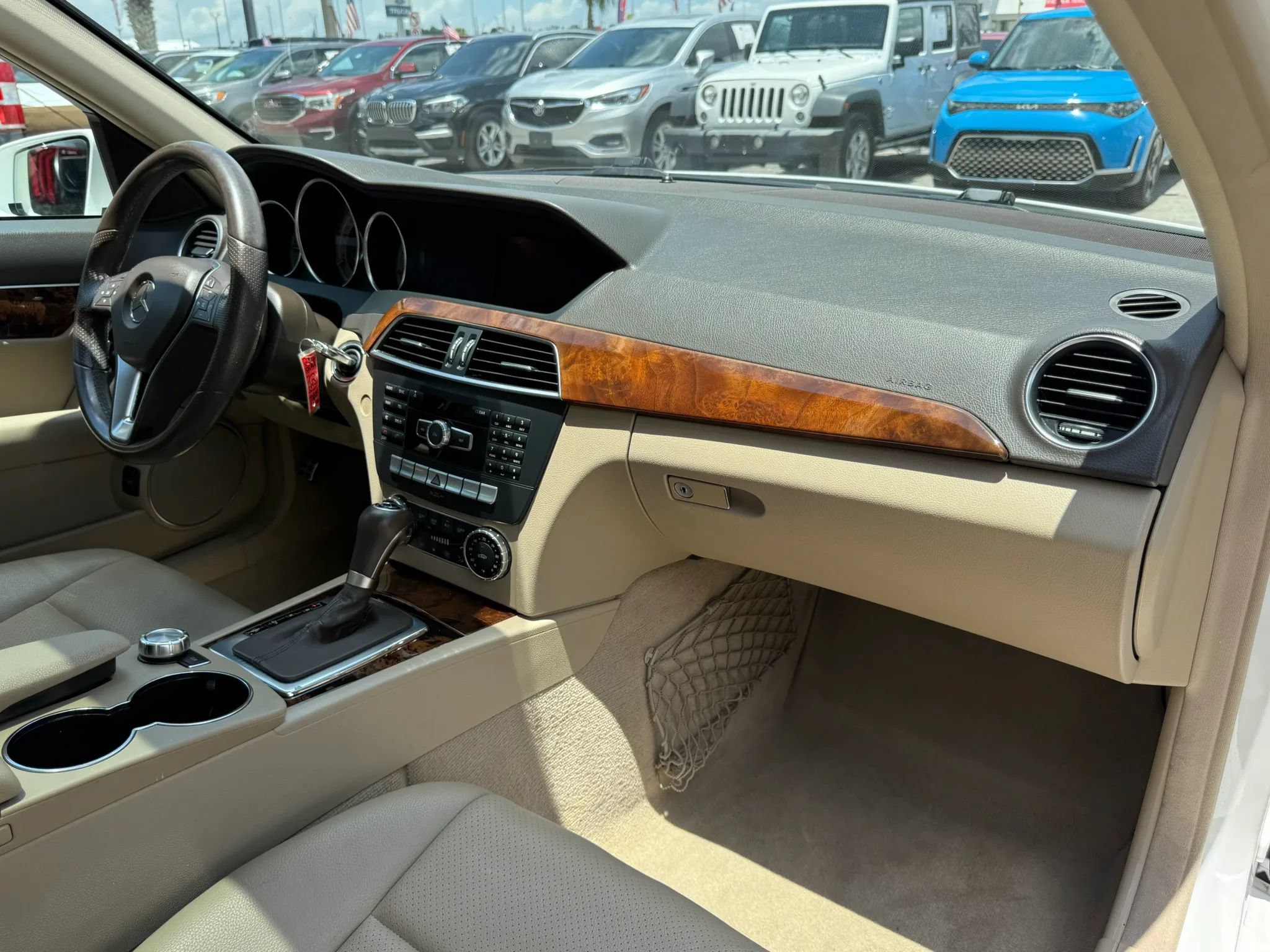 Used 2013 Mercedes-Benz C 250 Sedan image 13