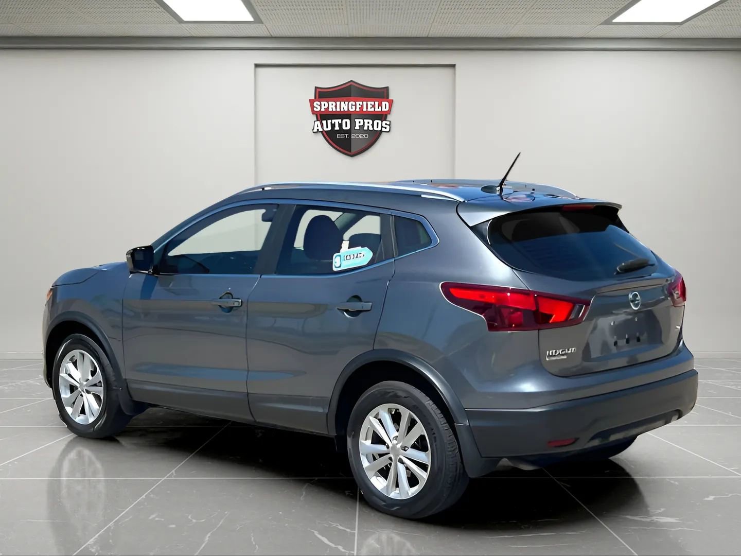 Used 2017 Nissan Rogue Sport SV w/ SV Premium Package image 3