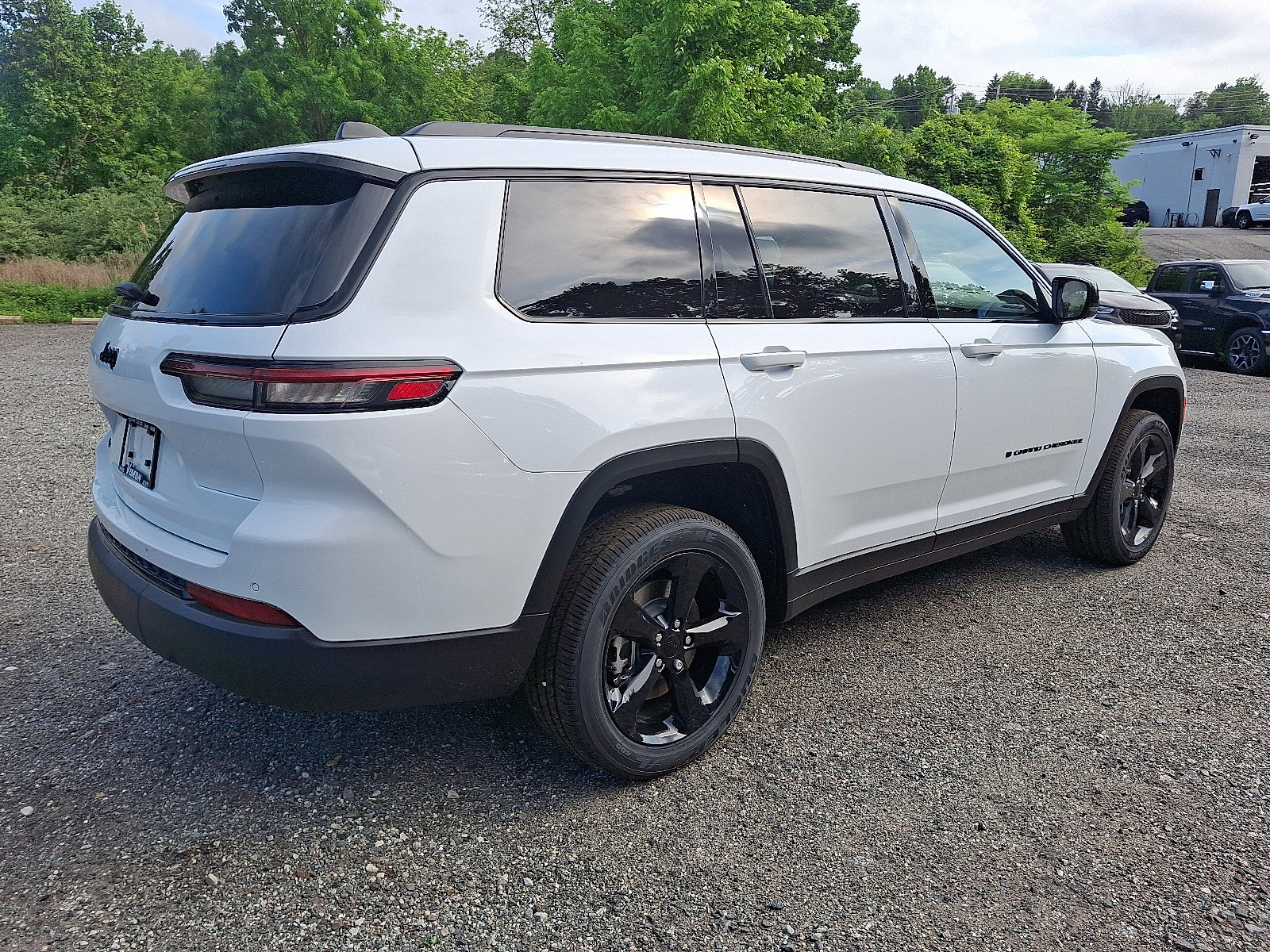 New 2025 Jeep Grand Cherokee L Altitude image 4