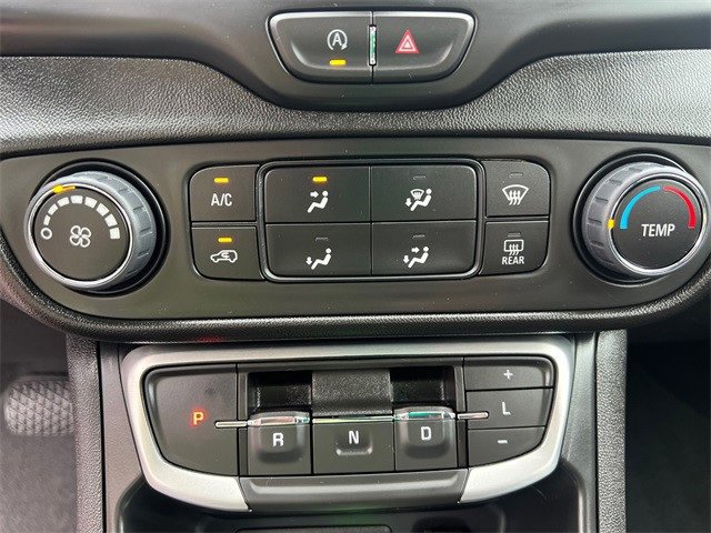 Used 2023 GMC Terrain SLE image 28