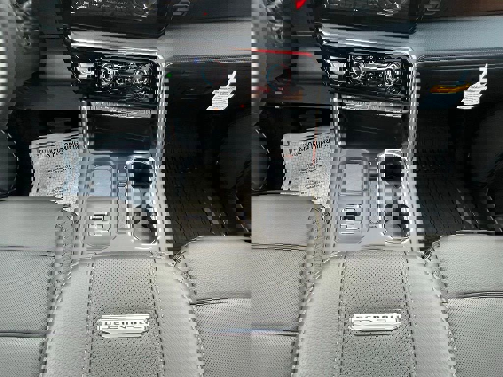 New 2025 GMC Sierra 2500 Denali w/ Denali Reserve Package image 18