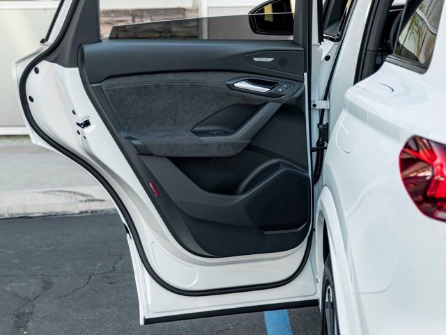 New 2025 Audi SQ6 e-tron Prestige image 21