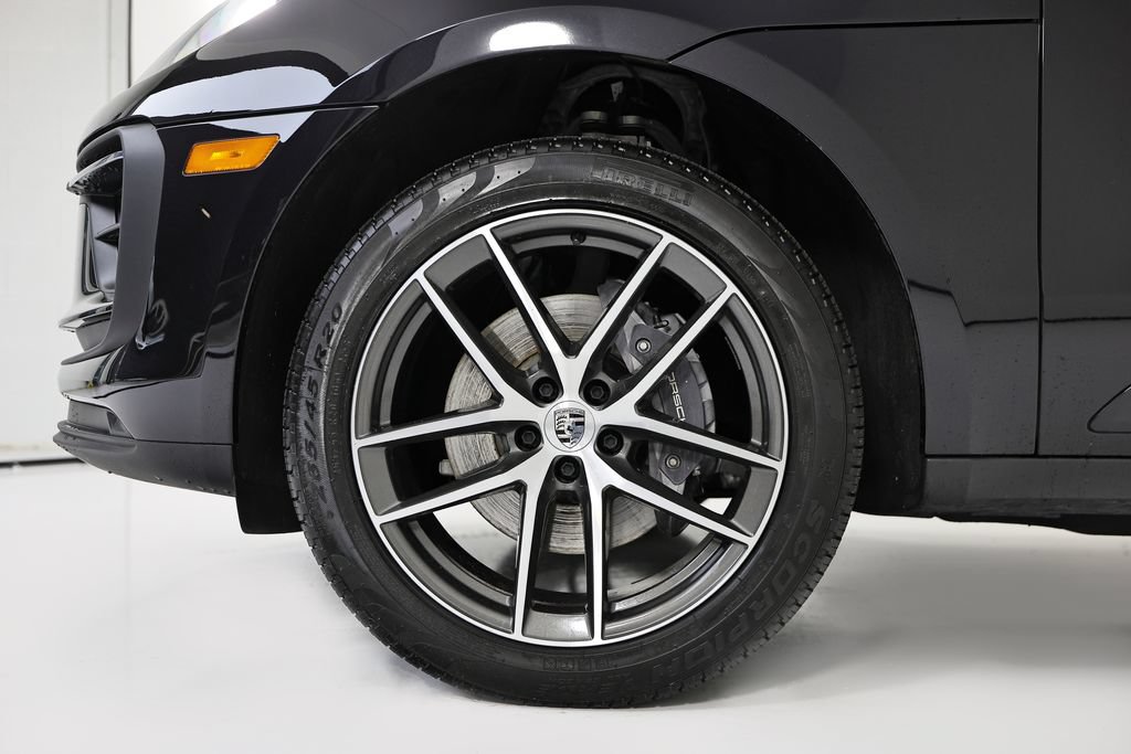 Certified 2026 Porsche Macan AWD/4WD image 13