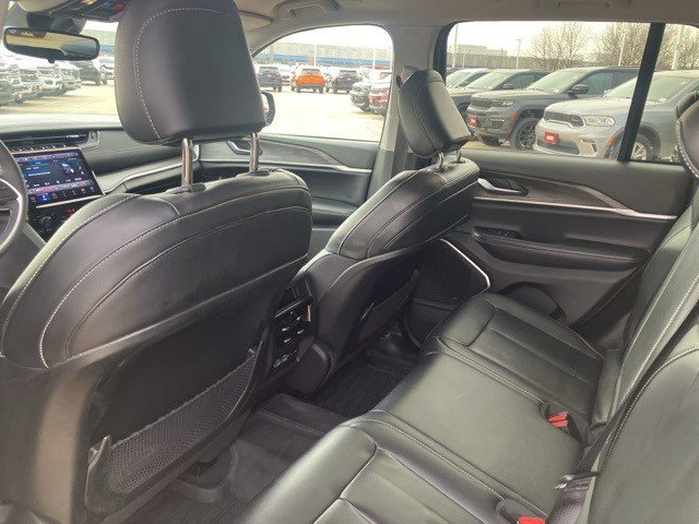 Used 2023 Jeep Grand Cherokee Limited image 21