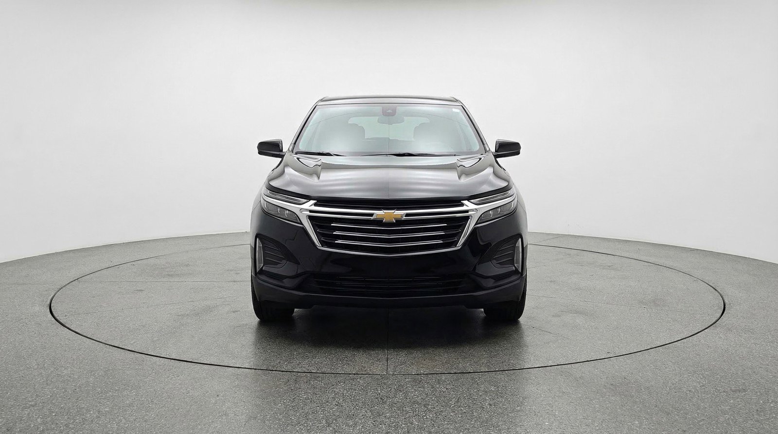 Used 2025 Chevrolet Equinox LT image 2