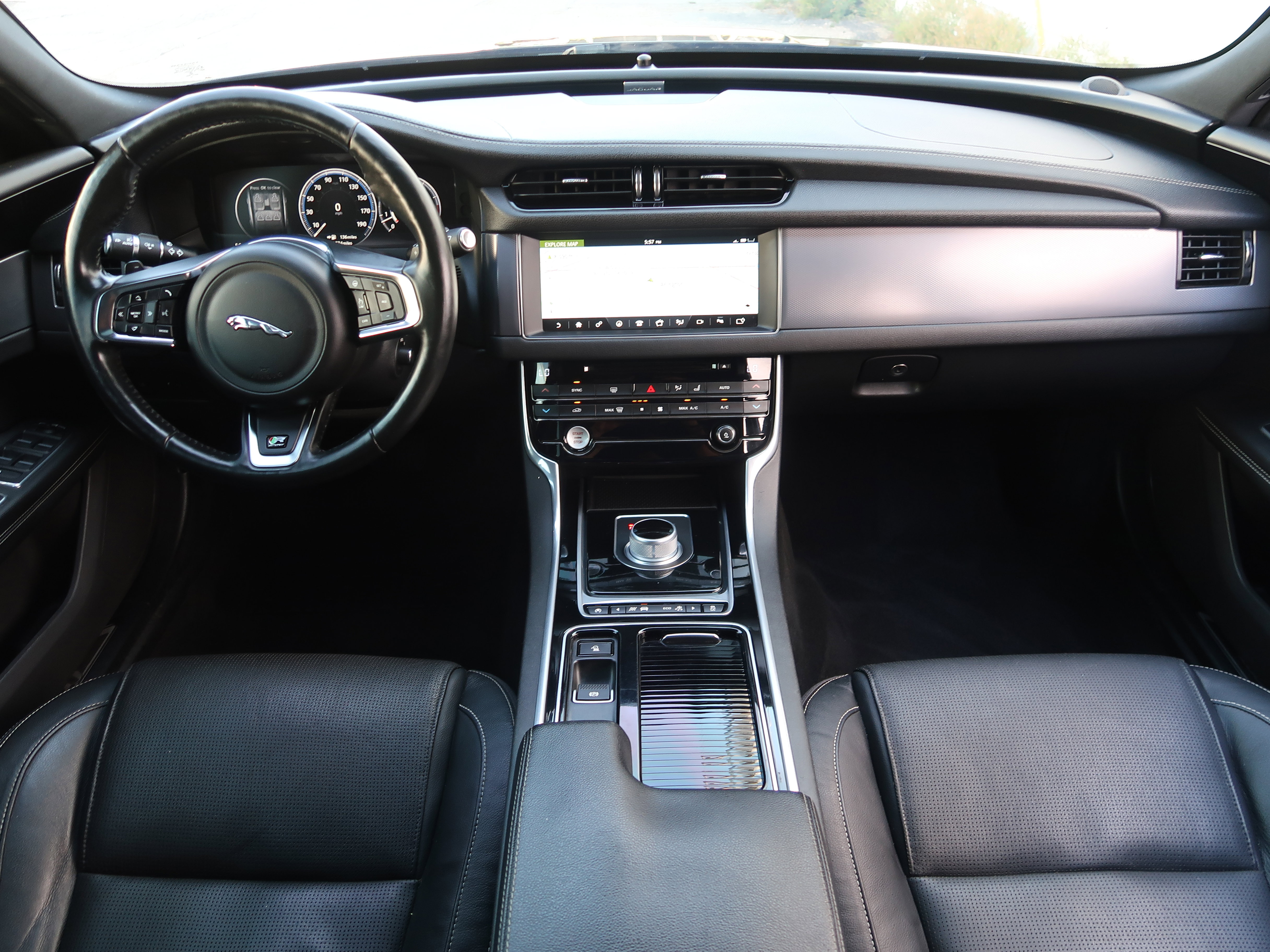 Used 2016 Jaguar XF R-Sport RWD image 11