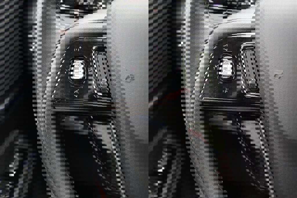 Used 2021 Lincoln Corsair AWD w/ Premium Package image 15