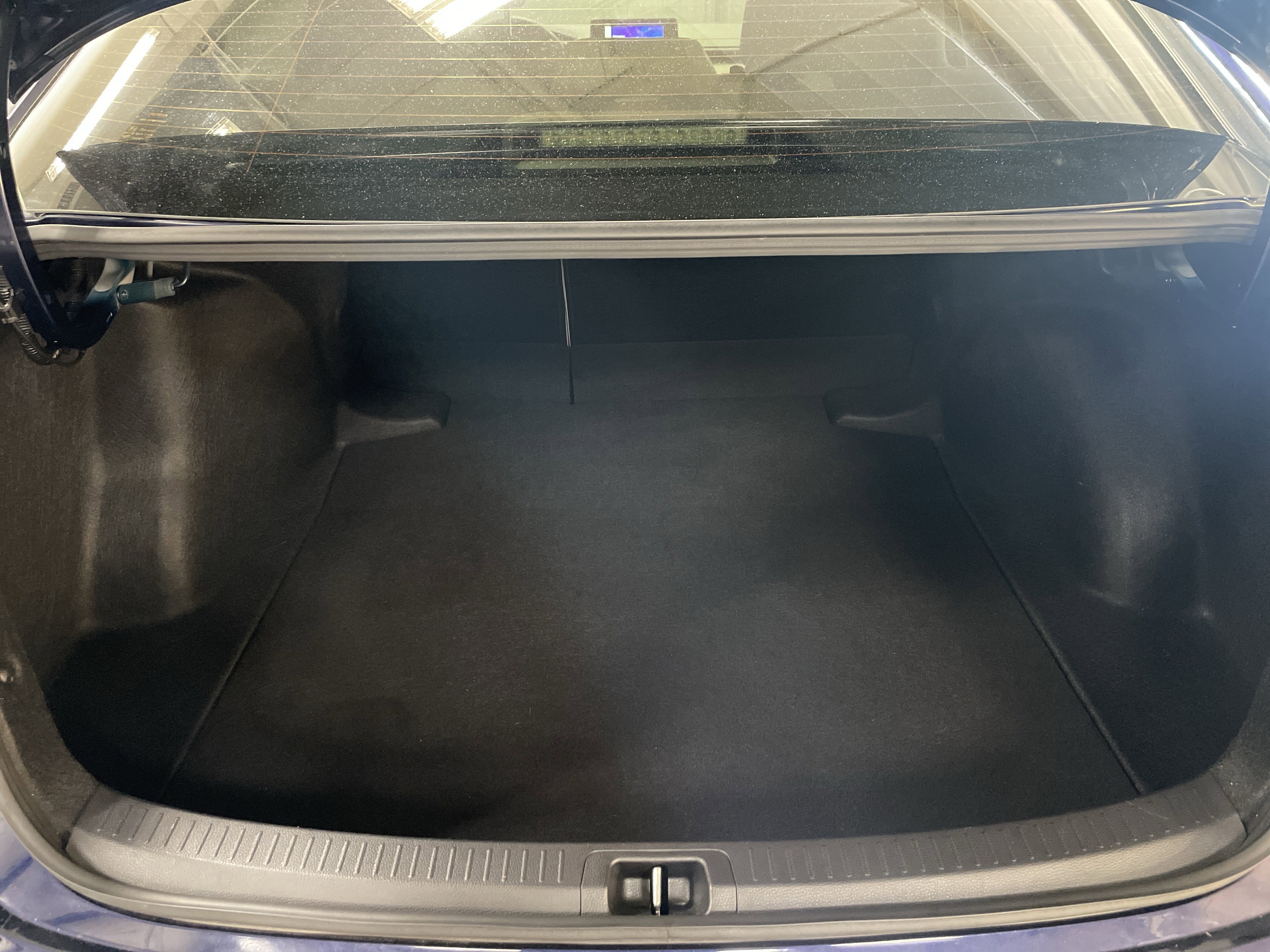 Used 2025 Toyota Corolla LE FWD image 34