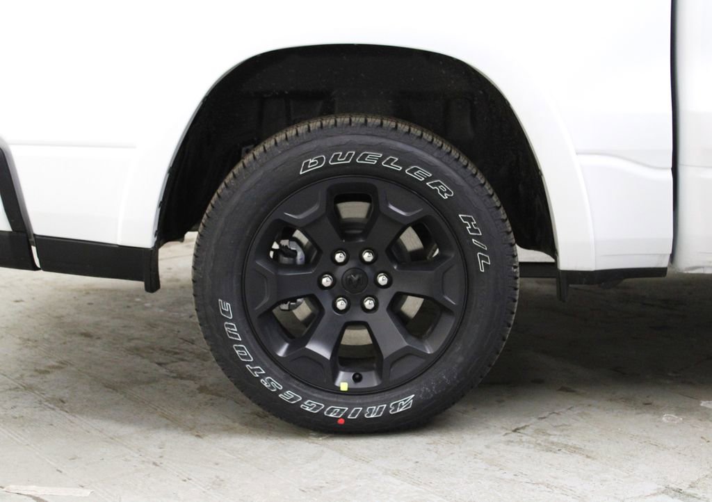 New 2026 RAM 1500 4x4 Crew Cab image 36