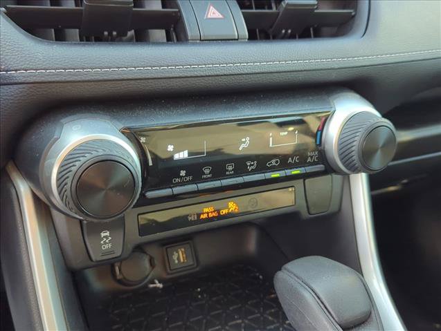 Used 2023 Toyota RAV4 LE FWD image 20