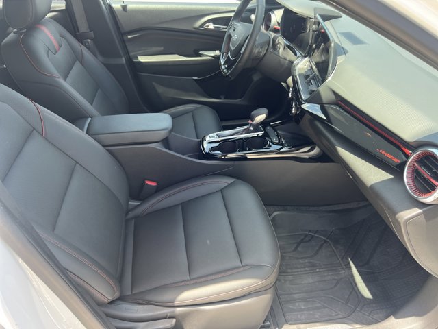 Used 2024 Chevrolet Trax RS w/ Sunroof Package image 14