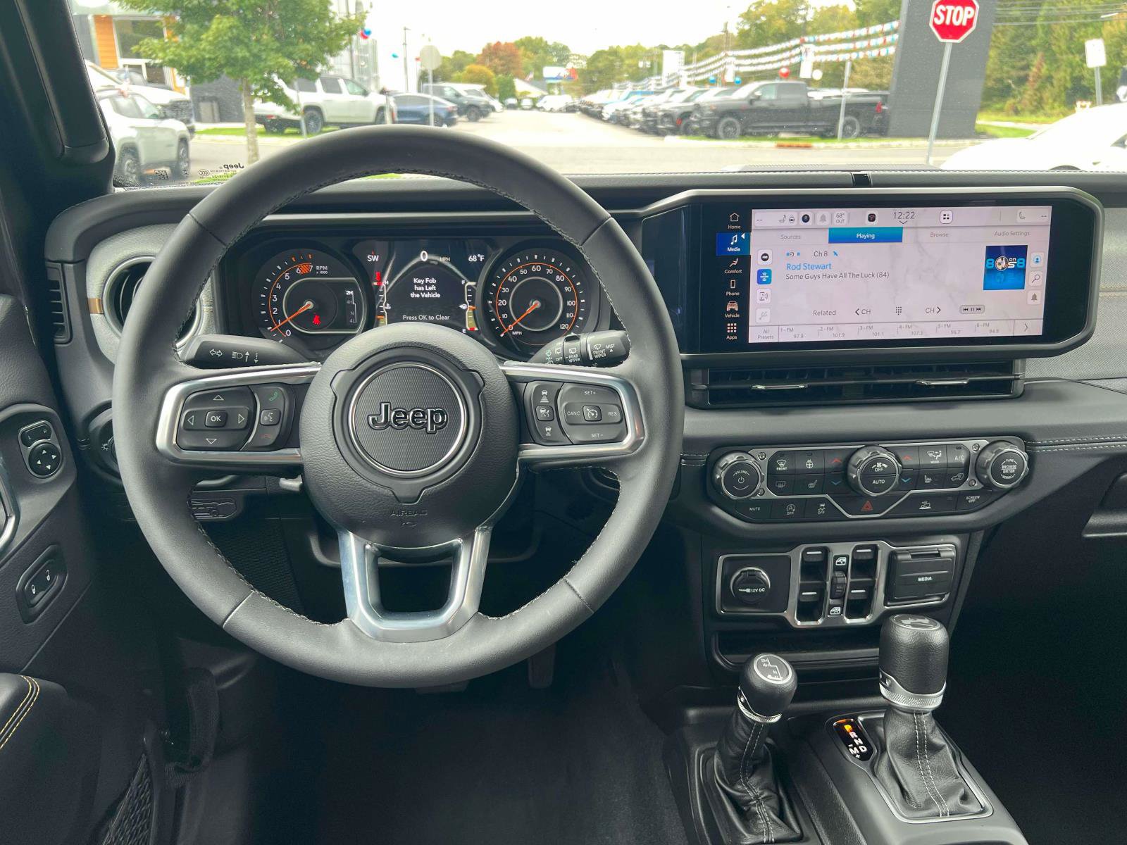Used 2026 Jeep Wrangler Unlimited Sahara AWD/4WD image 19