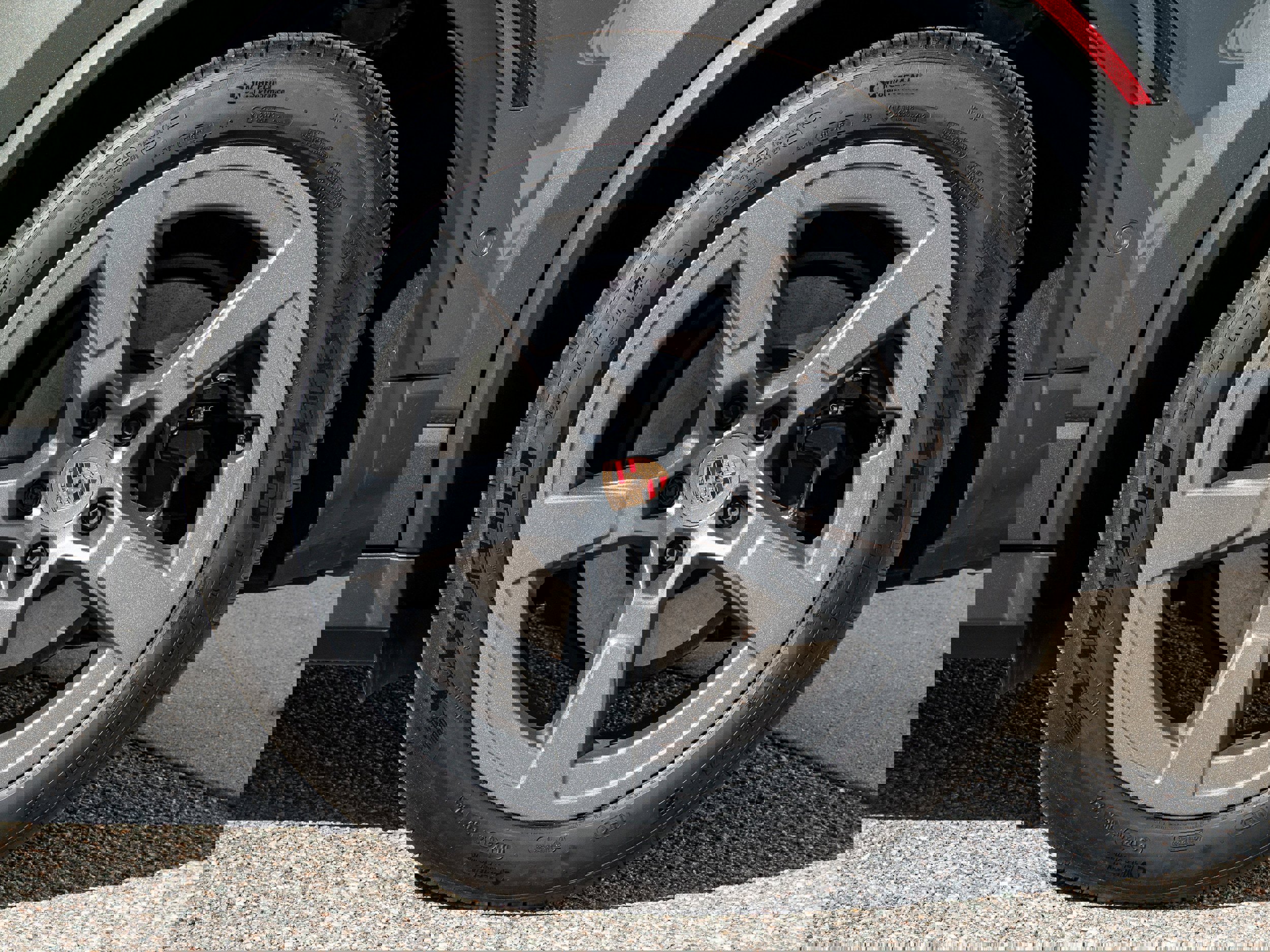 Certified 2025 Porsche Macan Electric image 18