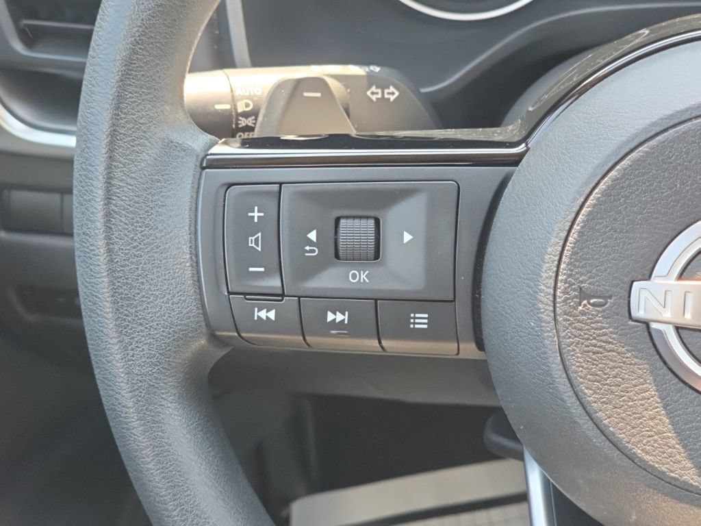 Used 2023 Nissan Rogue SV AWD/4WD image 24