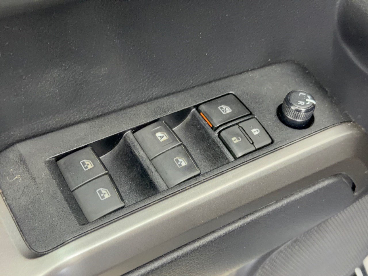 Used 2022 Toyota Tacoma SR5 RWD image 15