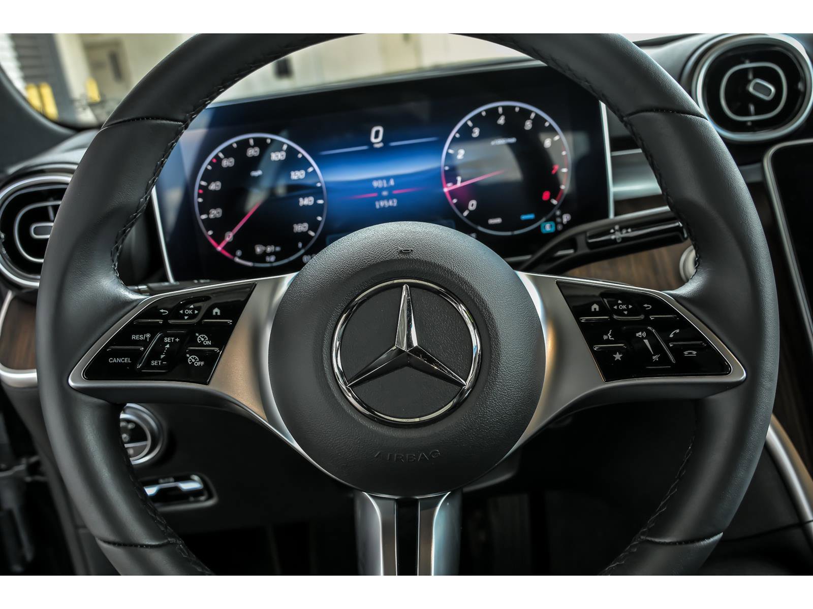 Certified 2025 Mercedes-Benz C 300 4MATIC Sedan image 17