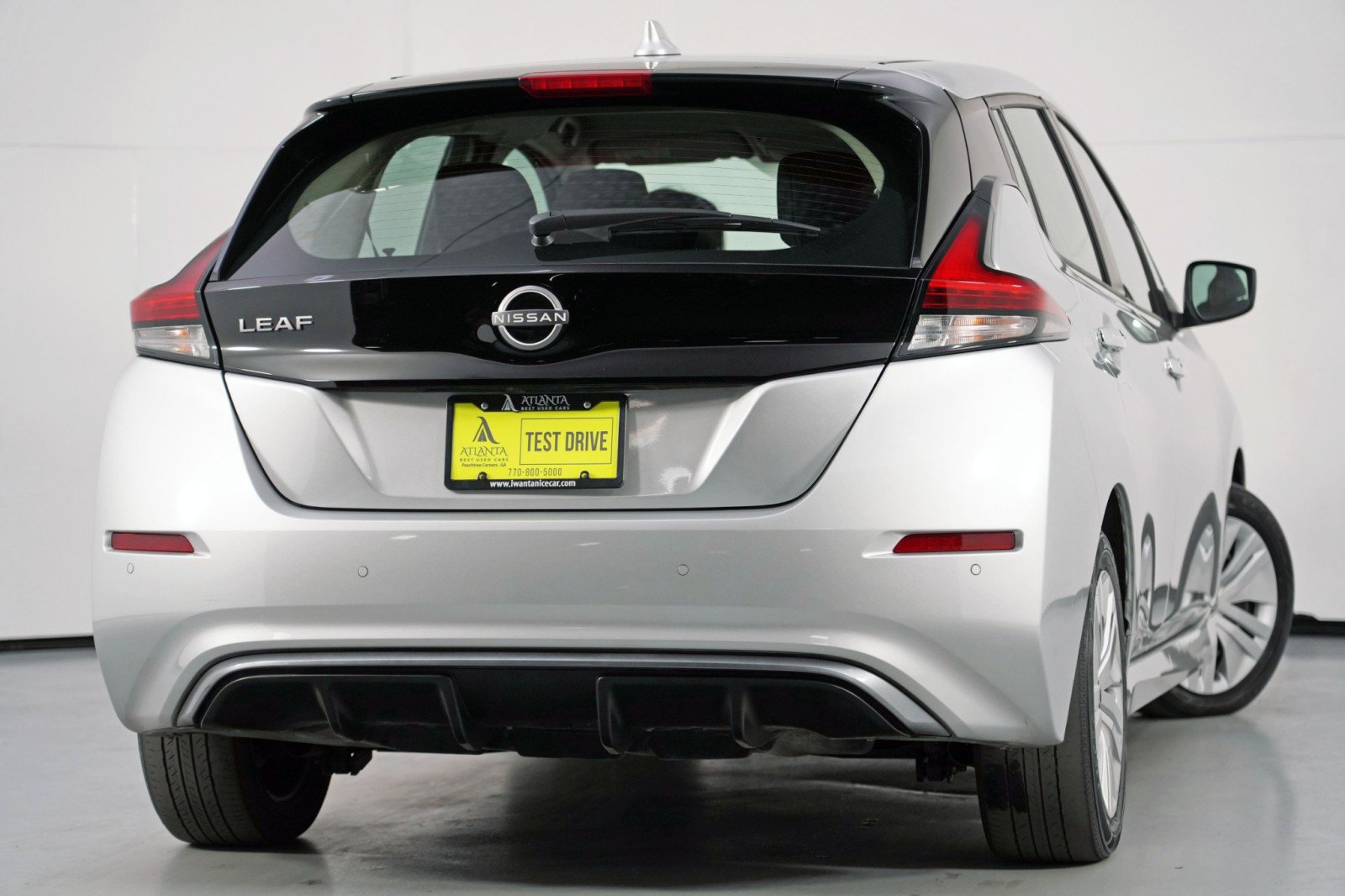 Used 2025 Nissan Leaf S image 4