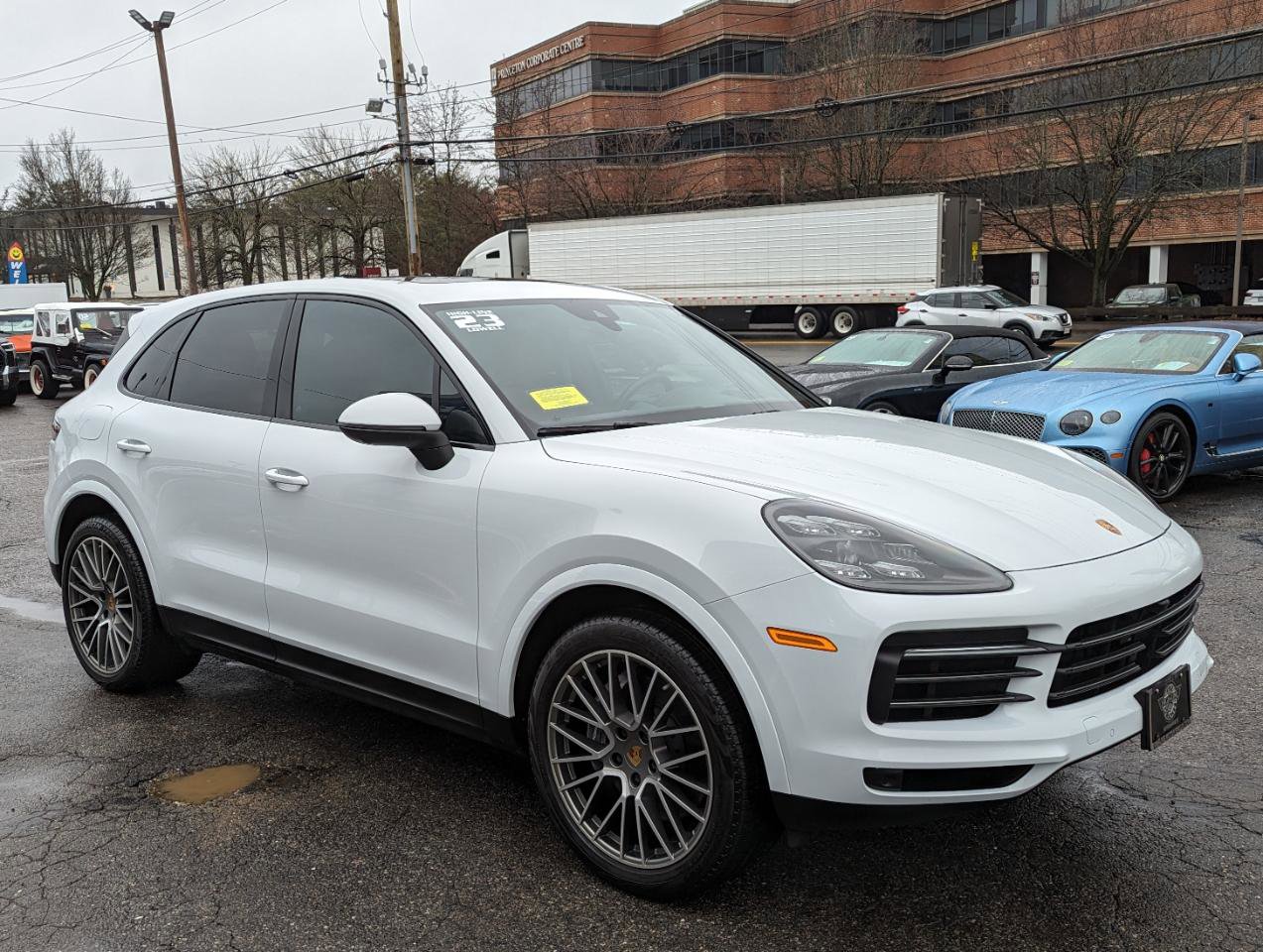 Used 2023 Porsche Cayenne Platinum Edition image 5