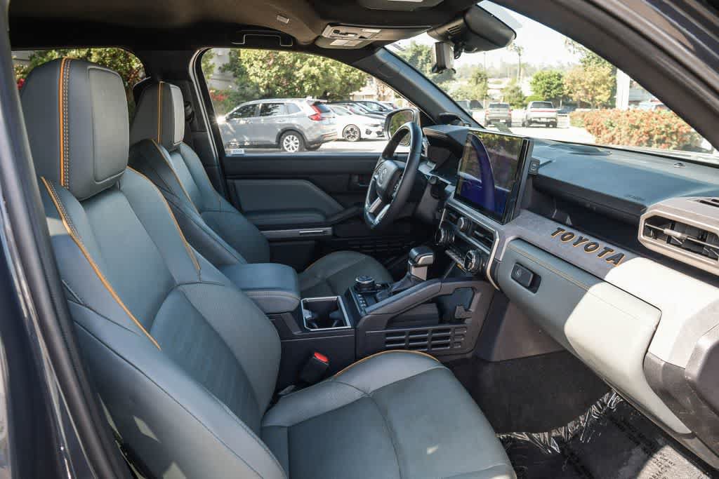 Used 2025 Toyota 4Runner Trailhunter AWD/4WD image 19