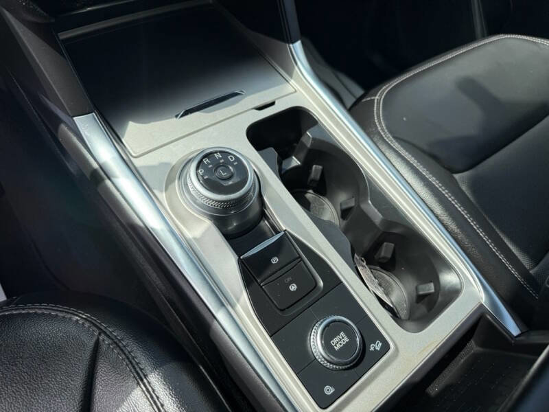 Used 2023 Ford Explorer Limited image 24