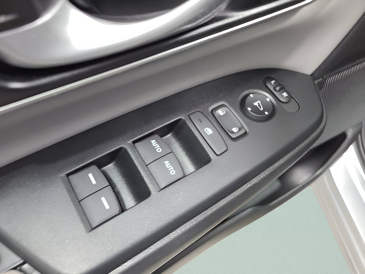 Used 2022 Honda CR-V Touring image 22