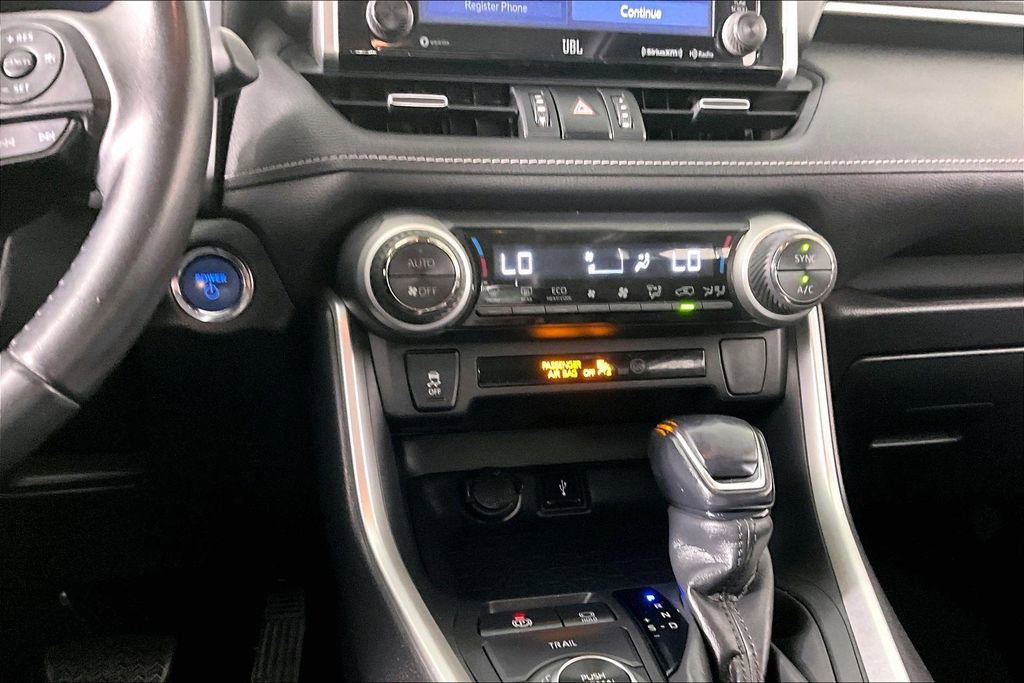 Used 2021 Toyota RAV4 XLE Premium image 9