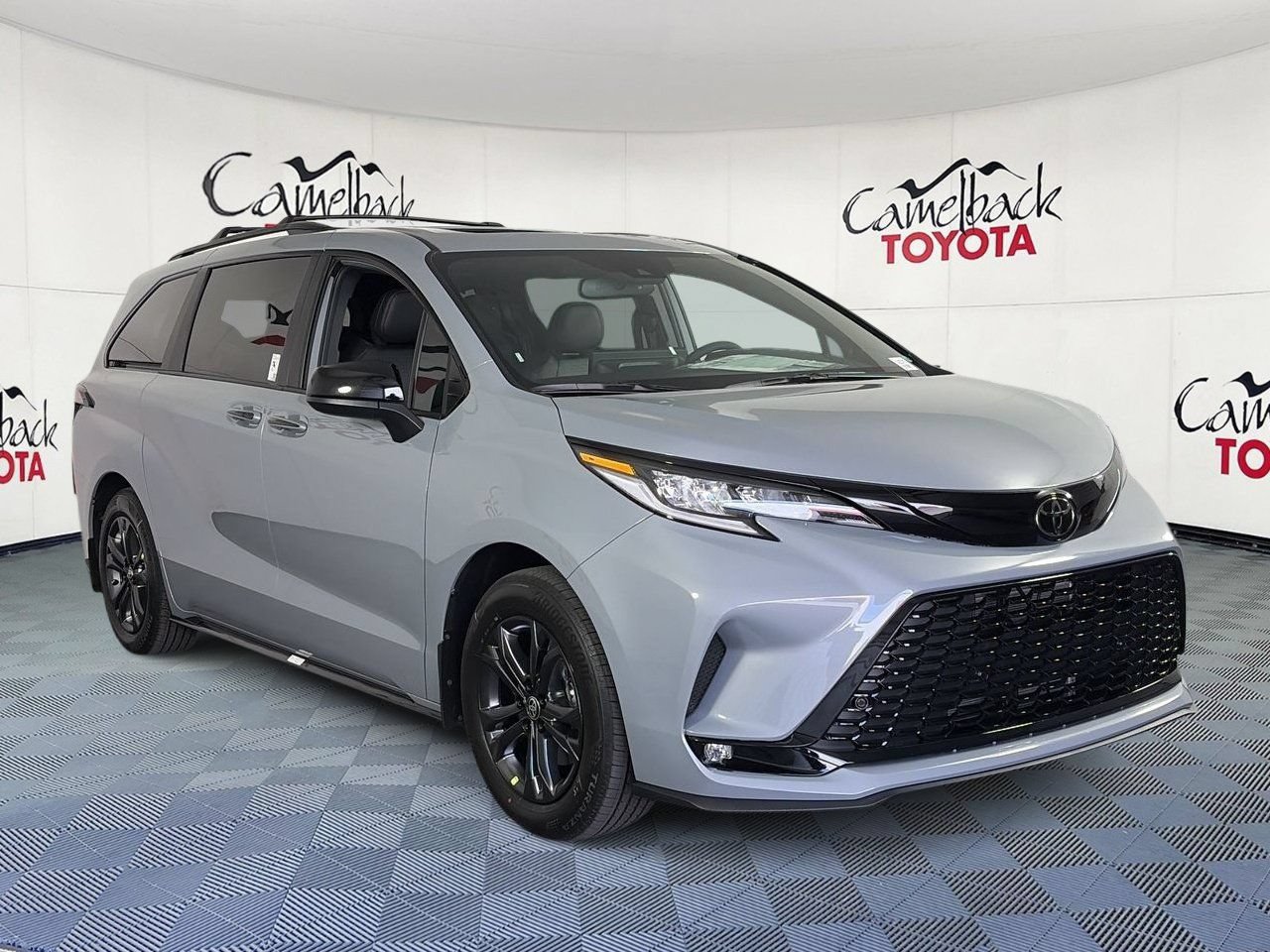 New 2026 Toyota Sienna XSE AWD/4WD image 2