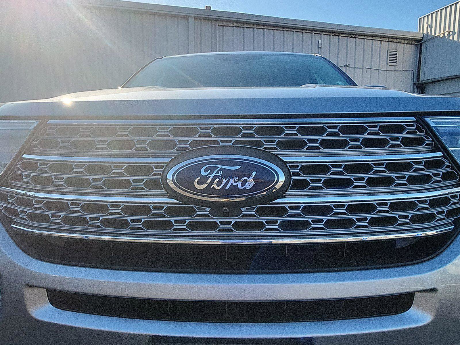 Used 2021 Ford Explorer Limited w/ Equipment Group 301A image 14