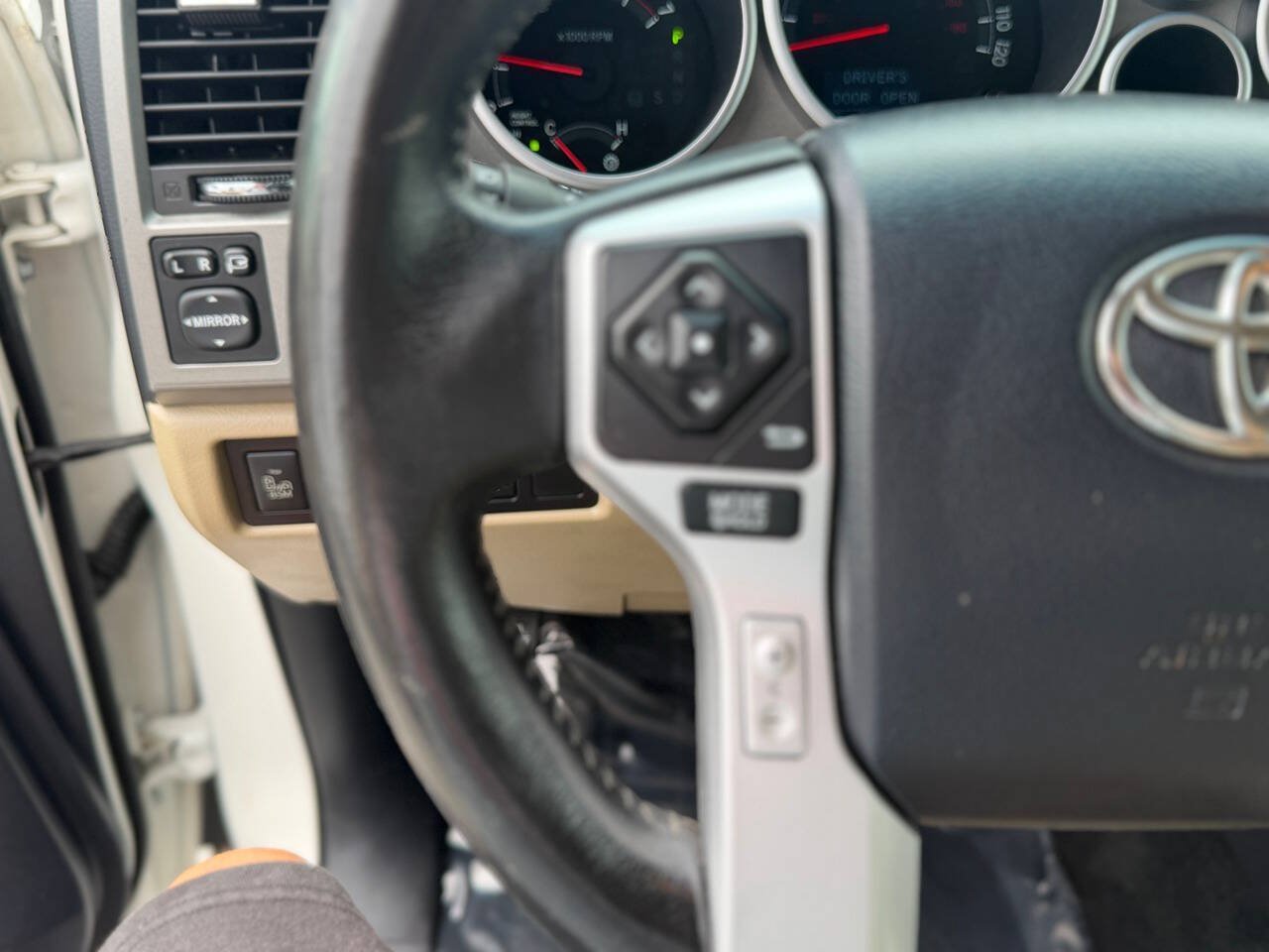 Used 2015 Toyota Sequoia Platinum AWD/4WD image 84