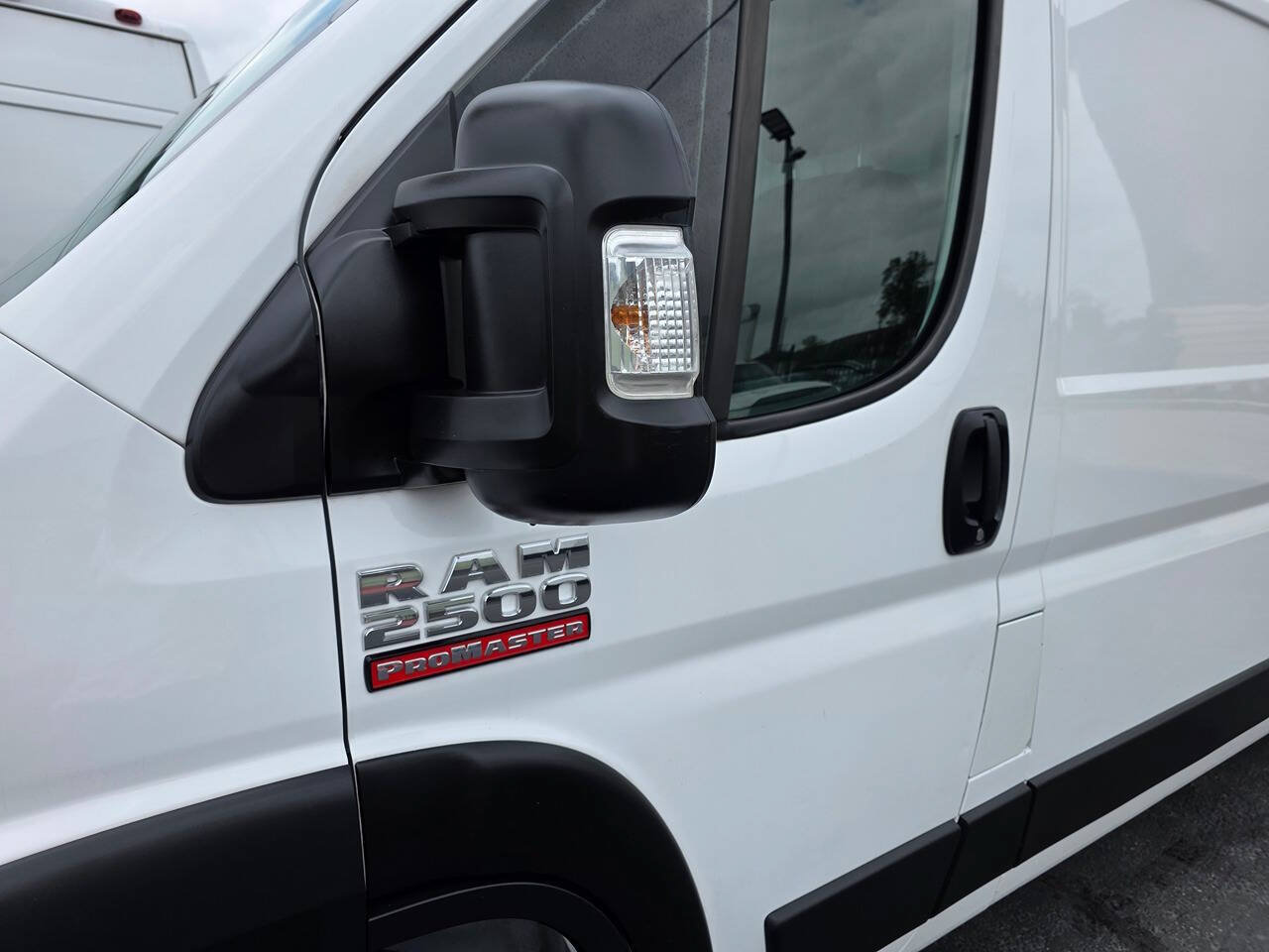 Used 2020 RAM ProMaster 2500 w/ Premium Appearance Group FWD image 20